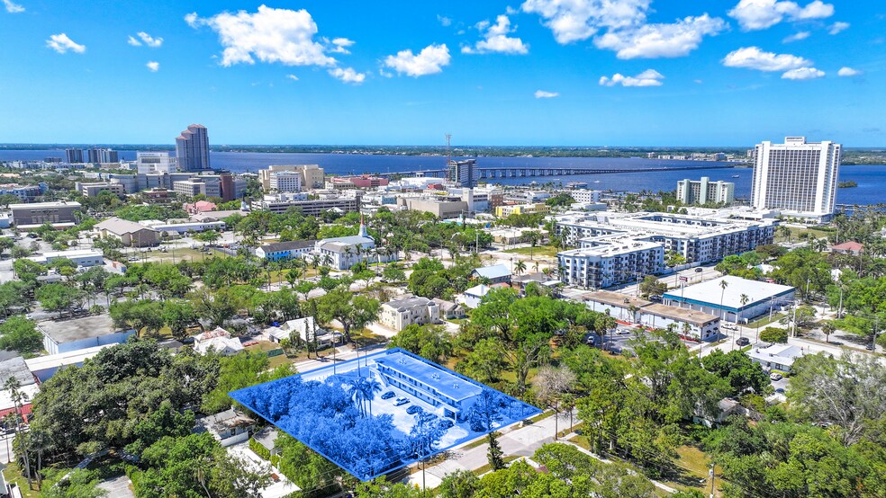 1761 Fowler St, Fort Myers, FL for sale - Building Photo - Image 1 of 11