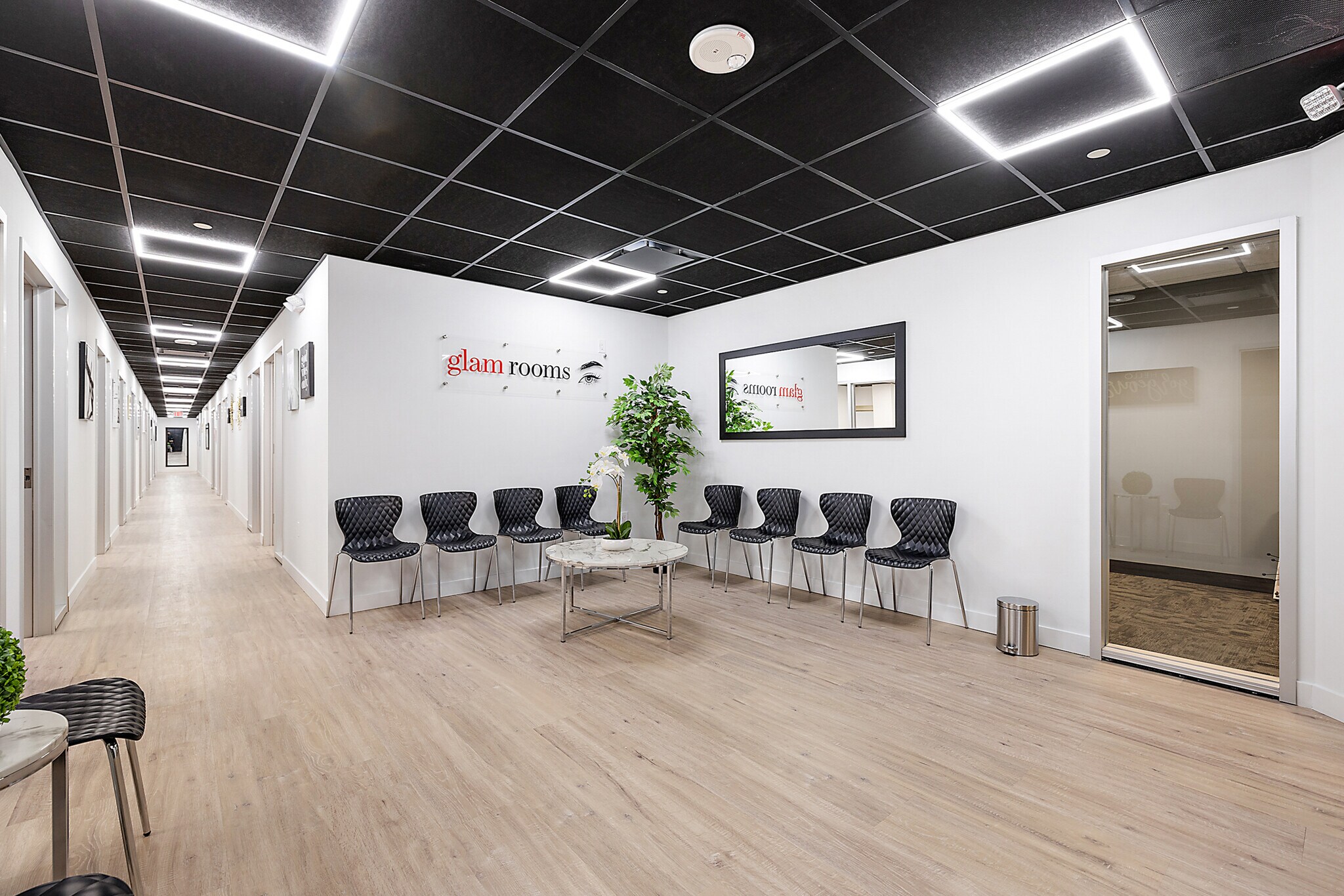 801-803 W Big Beaver Rd, Troy, MI for lease Interior Photo- Image 1 of 57