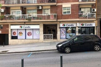 Plus de détails pour Multi-résidentiel à vendre