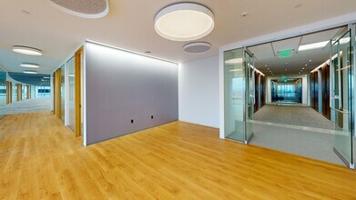 925 4th Ave, Seattle, WA à louer Photo intérieure- Image 2 de 7