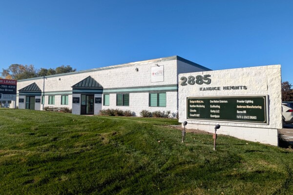 2885 Country Dr, Little Canada, MN à louer - Photo du bâtiment - Image 1 de 6