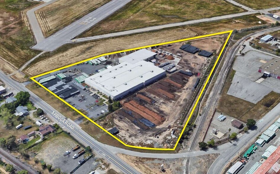 5050 Arboga Rd, Olivehurst, CA à louer - Photo du bâtiment - Image 1 de 4