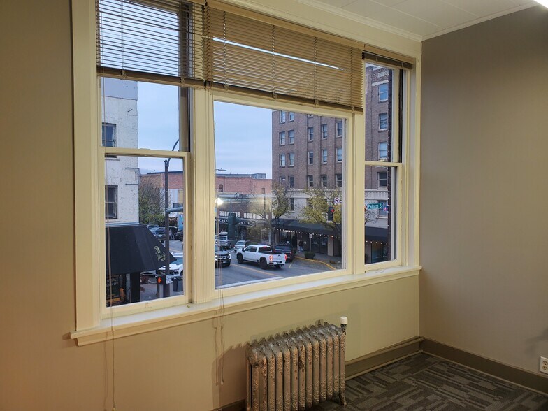 103 Palouse St, Wenatchee, WA à louer - Photo du bâtiment - Image 2 de 6