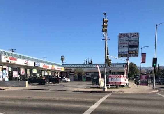 Plus de détails pour 13439 Osborne St, Arleta, CA - Commerce de détail à louer