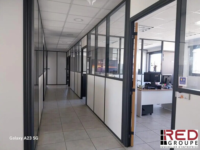 Bureau dans Éguilles à vendre - Photo du bâtiment - Image 3 de 4
