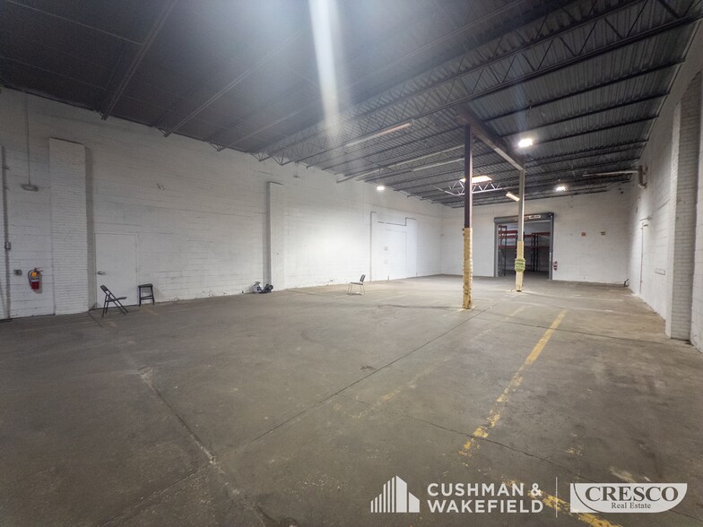 23432-23420 Lakeland Blvd, Euclid, OH à louer - Photo du bâtiment - Image 3 de 10