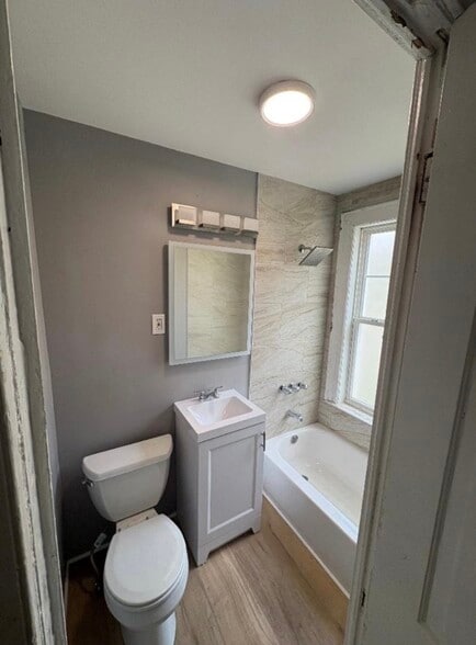 247 W Utica St, Buffalo, NY à vendre - Photo du bâtiment - Image 2 de 7