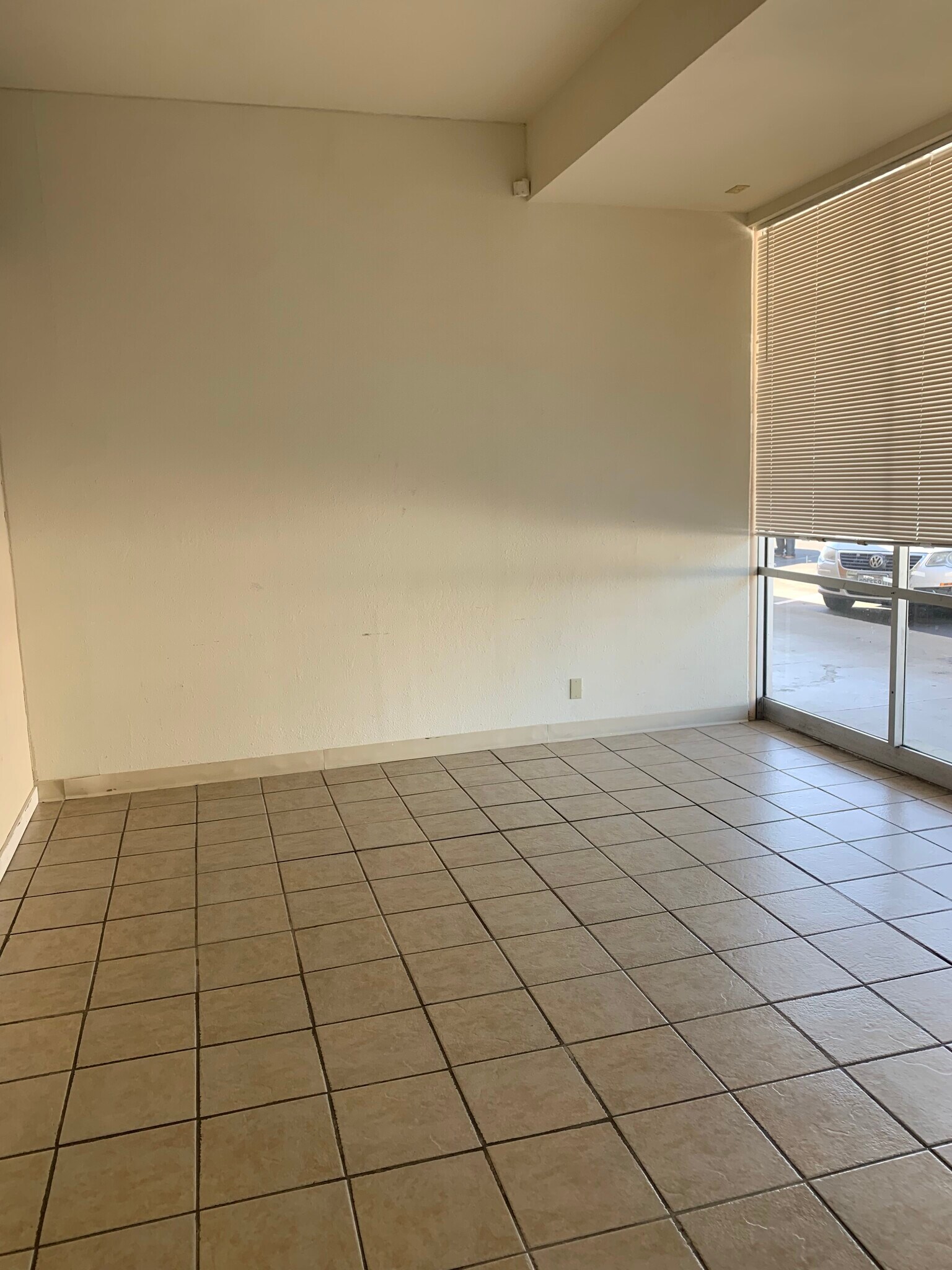 10853-10873 Folsom Blvd, Rancho Cordova, CA for lease Interior Photo- Image 1 of 3
