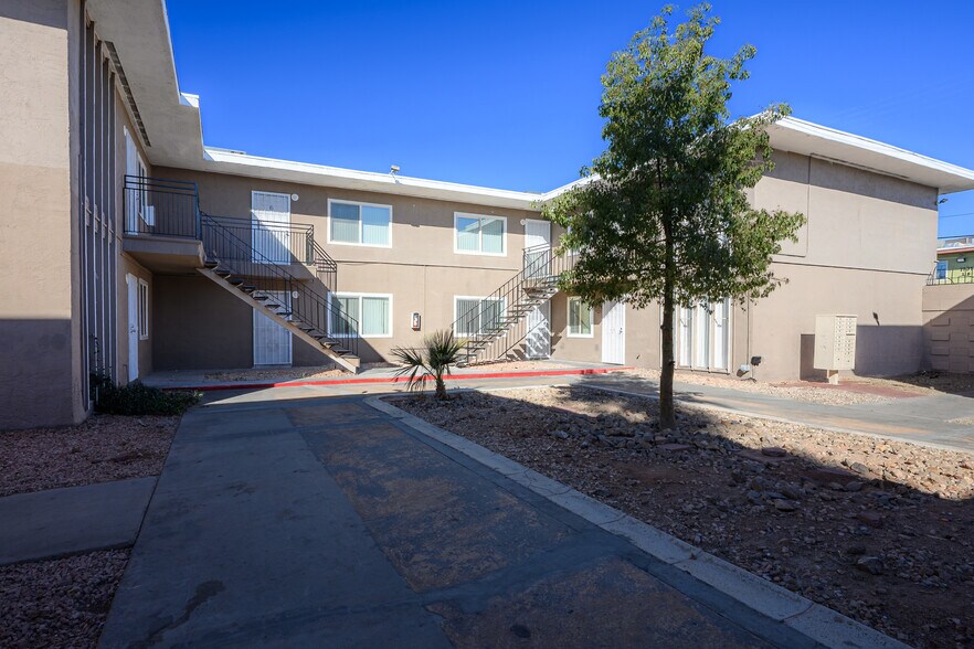 1076-1112 Sierra Vista Dr, Las Vegas, NV à vendre - Photo du bâtiment - Image 3 de 30