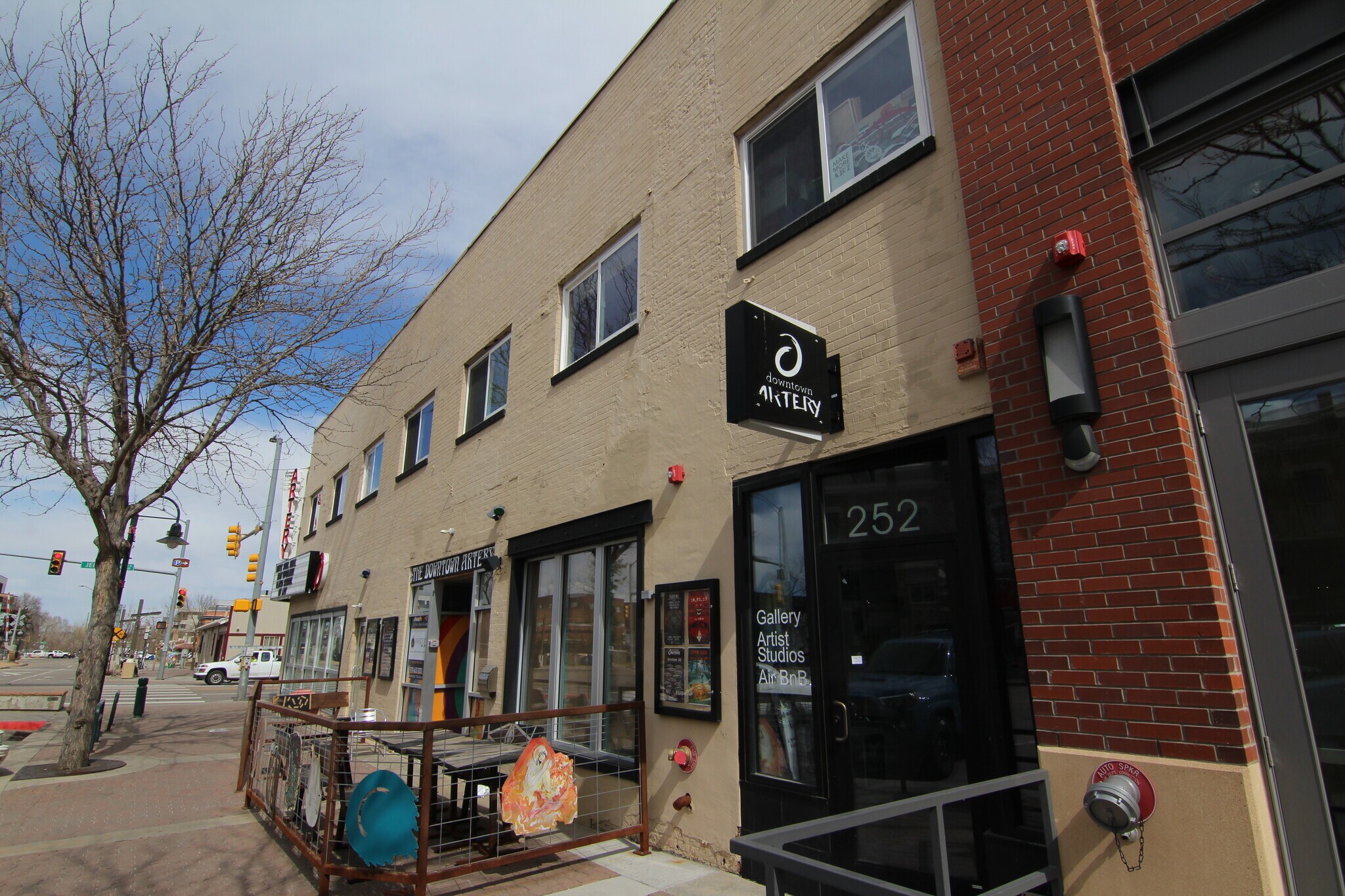 252 Linden St, Fort Collins, CO à louer Photo du bâtiment- Image 1 de 6