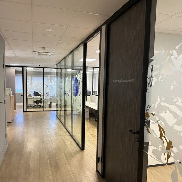 Bureau dans Courbevoie à louer - Photo du bâtiment - Image 2 de 5