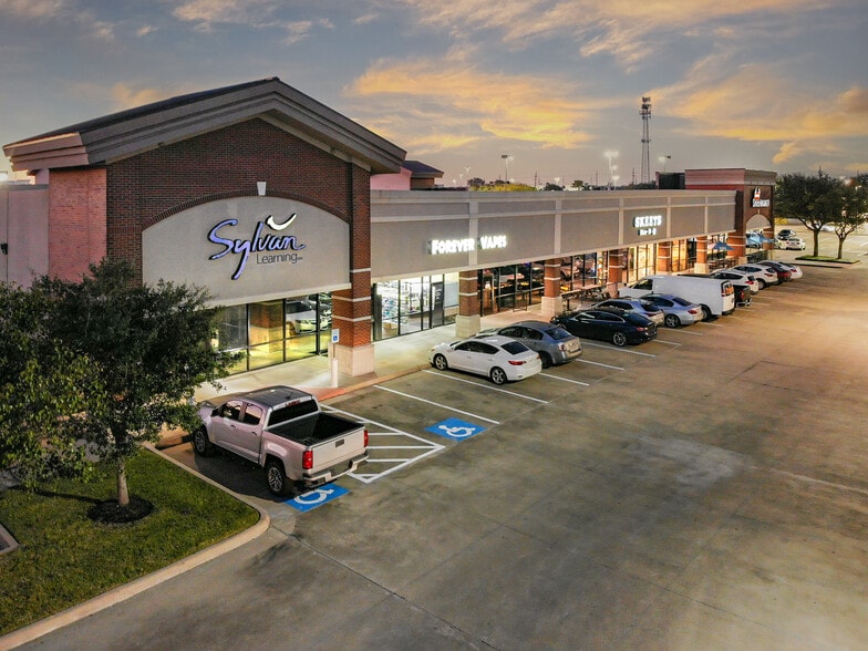 10228 Broadway St, Pearland, TX à louer - Photo du bâtiment - Image 2 de 9