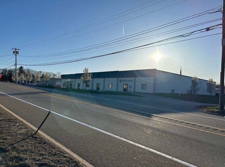 440 Washington St, Auburn, MA à vendre - Photo du bâtiment - Image 2 de 7