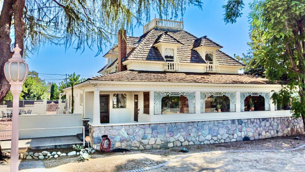 2048 Mentone Blvd, Mentone, CA à vendre - Photo du bâtiment - Image 2 de 40