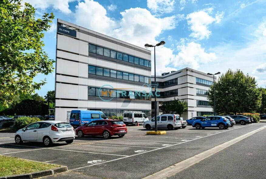 Office in Évry-Courcouronnes for lease - Building Photo - Image 3 of 6