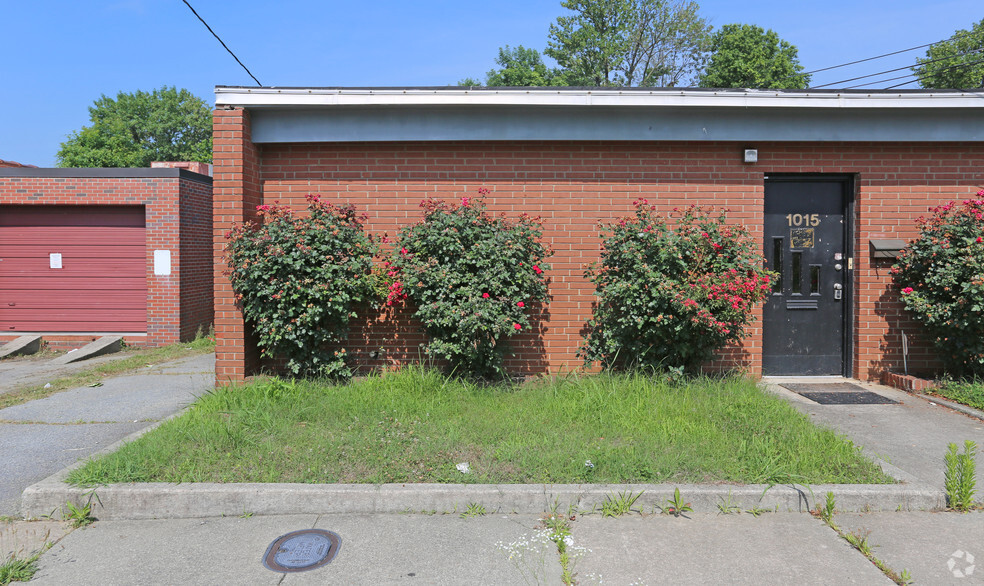 1015 Huffman St, Greensboro, NC for sale - Building Photo - Image 2 of 2