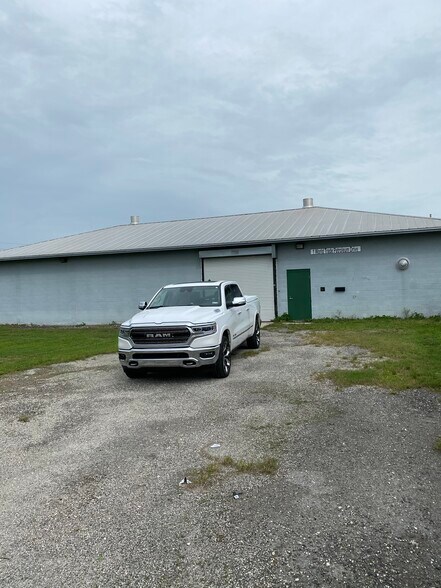 501 World Trade Petroleum Dr, Belle Glade, FL à louer - Photo du bâtiment - Image 3 de 3