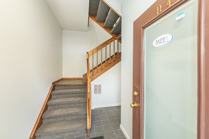 150 River Rd, Montville, NJ à louer - Photo du bâtiment - Image 2 de 14