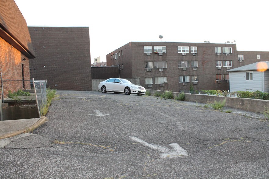 1919 Jf Kennedy Blvd, North Bergen, NJ à louer - Photo du bâtiment - Image 2 de 3