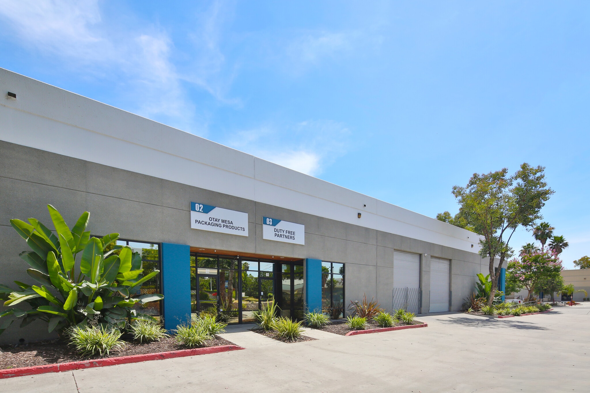 2375 Michael Faraday Dr, San Diego, CA à louer Photo du bâtiment- Image 1 de 12