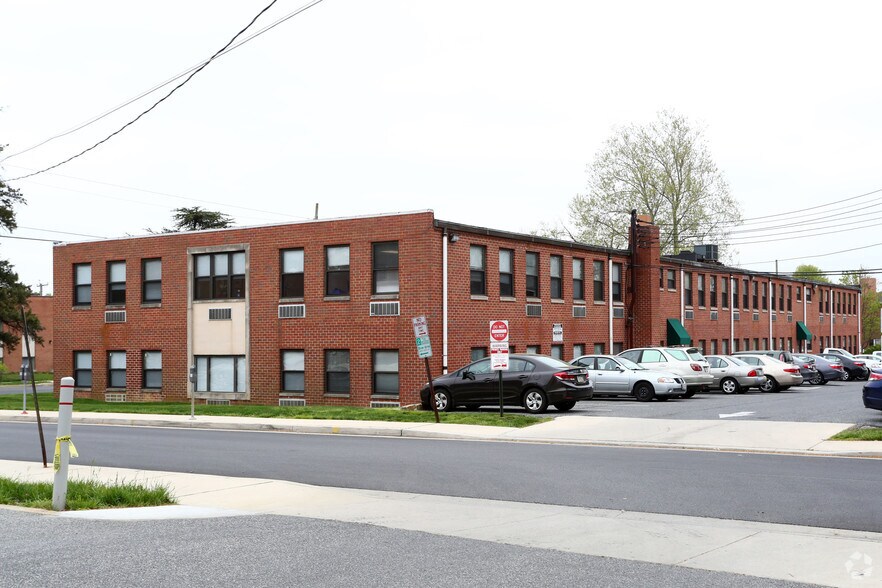 6600 York Rd, Baltimore, MD à louer - Photo du bâtiment - Image 3 de 5