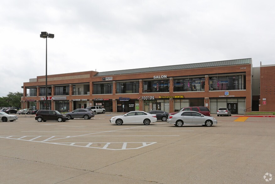 1000-1100 W Arkansas Ln, Arlington, TX à louer - Photo du bâtiment - Image 2 de 3