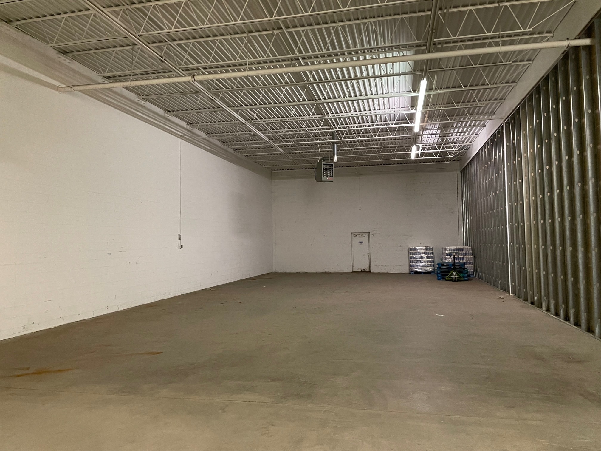 150 W 88th St, Bloomington, MN for lease Interior Photo- Image 1 of 5