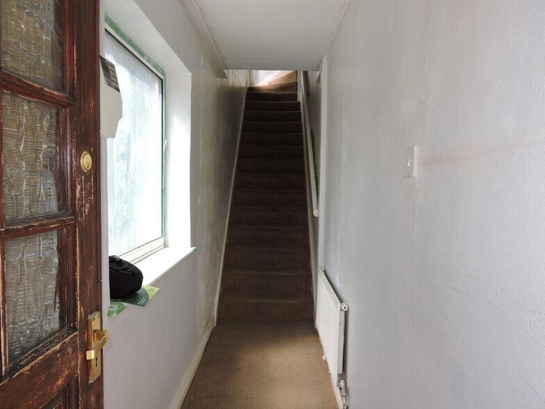 75 Saint Mark's Road, Enfield à vendre - Photo du bâtiment - Image 2 de 27