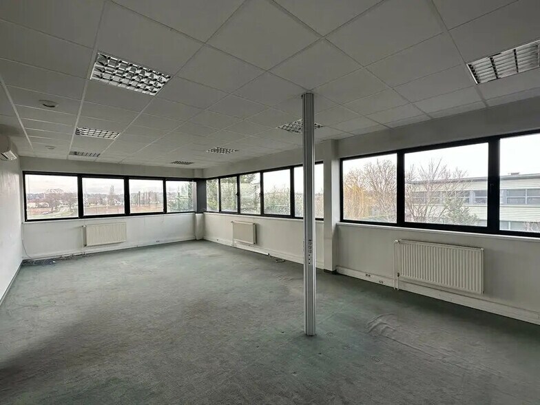 Bureau dans Niederhausbergen à louer - Photo intérieure - Image 3 de 7