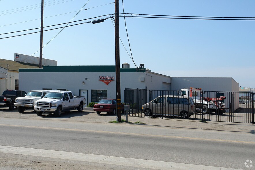 677 Pacific Ave, Oxnard, CA à vendre - Photo principale - Image 1 de 4