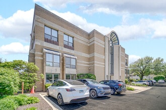 1S443 Summit Ave, Oakbrook Terrace, IL for lease Building Photo- Image 2 of 16