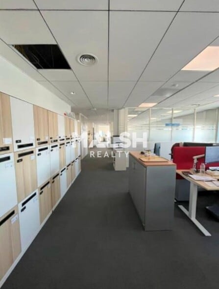 Office in Lyon for lease - Interior Photo - Image 3 of 8