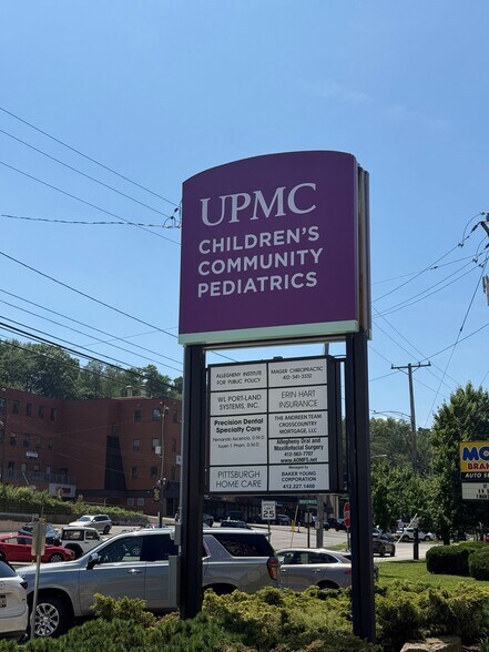 305 Mt Lebanon Blvd, Pittsburgh, PA à louer - Photo du bâtiment - Image 2 de 3