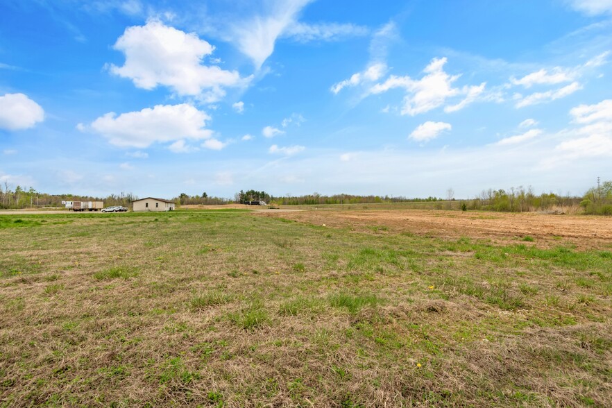 965 Dolan St, Peshtigo, WI for sale - Primary Photo - Image 1 of 14