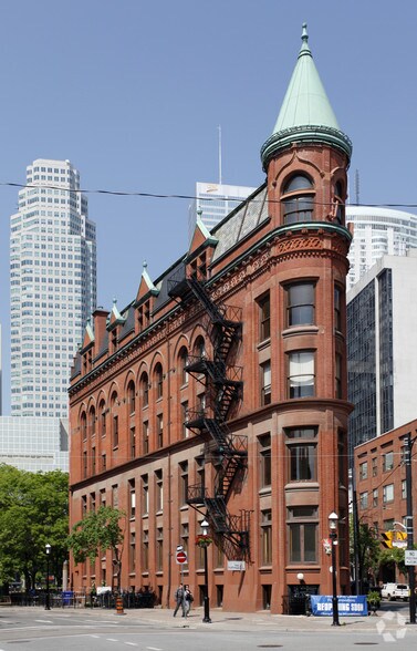 49 Wellington St E, Toronto, ON à louer - Photo du bâtiment - Image 2 de 3