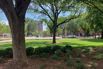 162-164 College St, Burlington, VT à louer Photo du bâtiment- Image 2 de 4