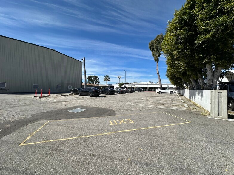 5539 Riverton Ave, North Hollywood, CA à louer - Photo du bâtiment - Image 2 de 16