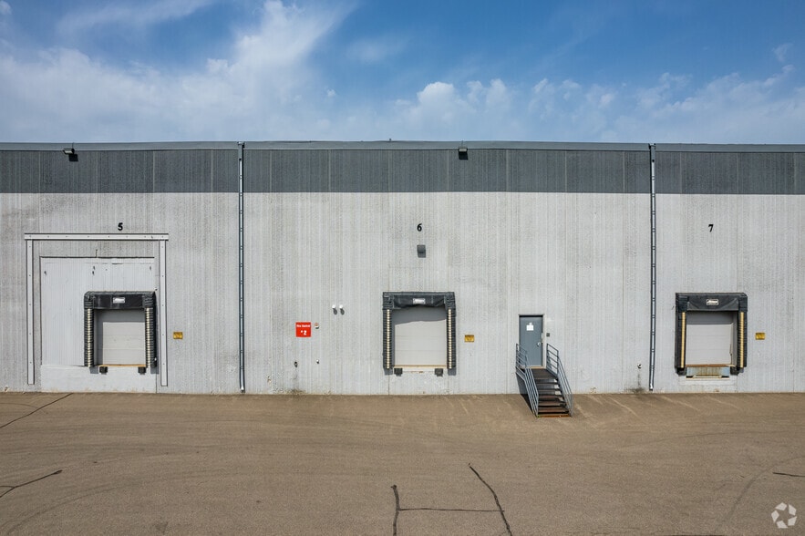 2075-2085 Ellis Ave, Saint Paul, MN for lease - Building Photo - Image 3 of 5