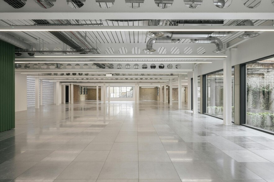 174-178 Mile End Rd, London for lease - Interior Photo - Image 3 of 59