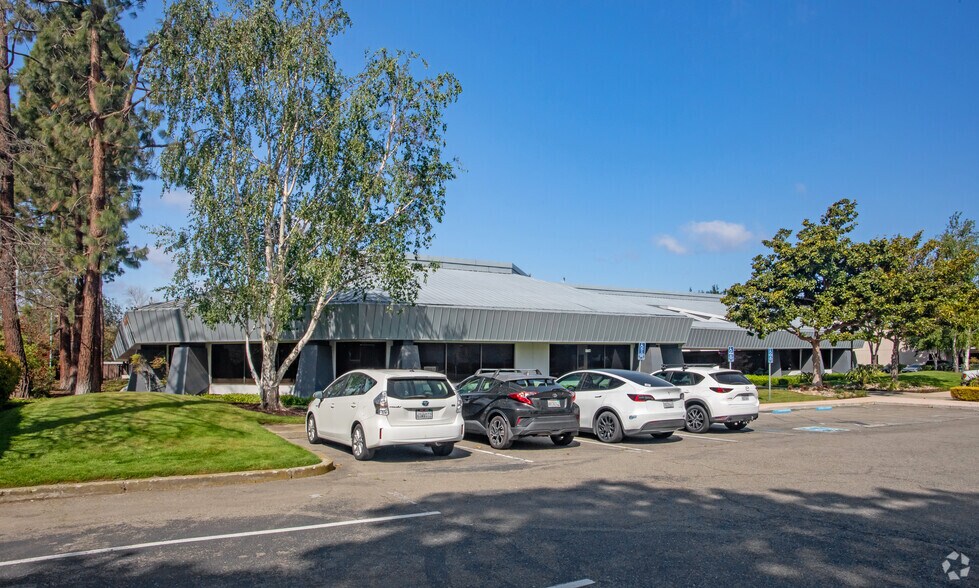 1751-1759 McCarthy Blvd, Milpitas, CA for lease - Building Photo - Image 2 of 5
