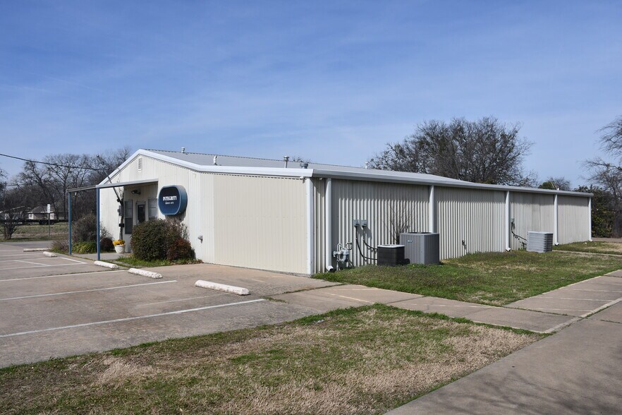 901 Elm St, McKinney, TX à vendre - Photo du bâtiment - Image 2 de 28