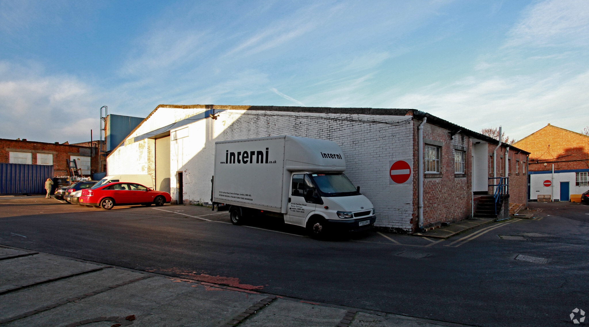 Oxgate Ln, London for lease Primary Photo- Image 1 of 2