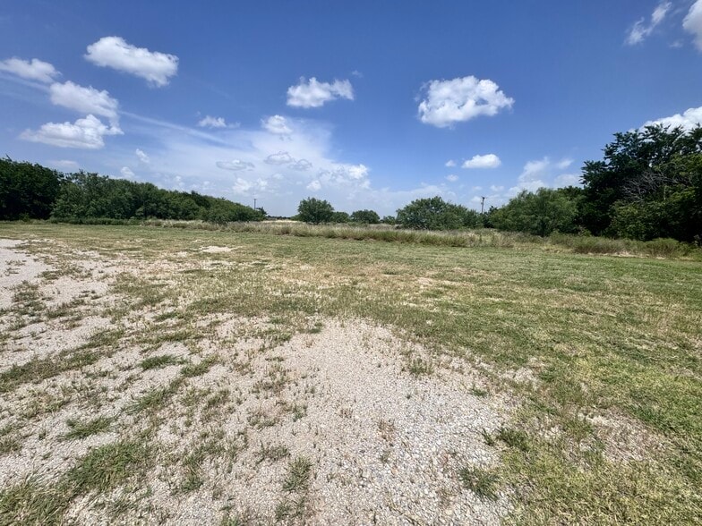 5029 Old Jacksboro Hwy, Wichita Falls, TX for lease - Building Photo - Image 3 of 17
