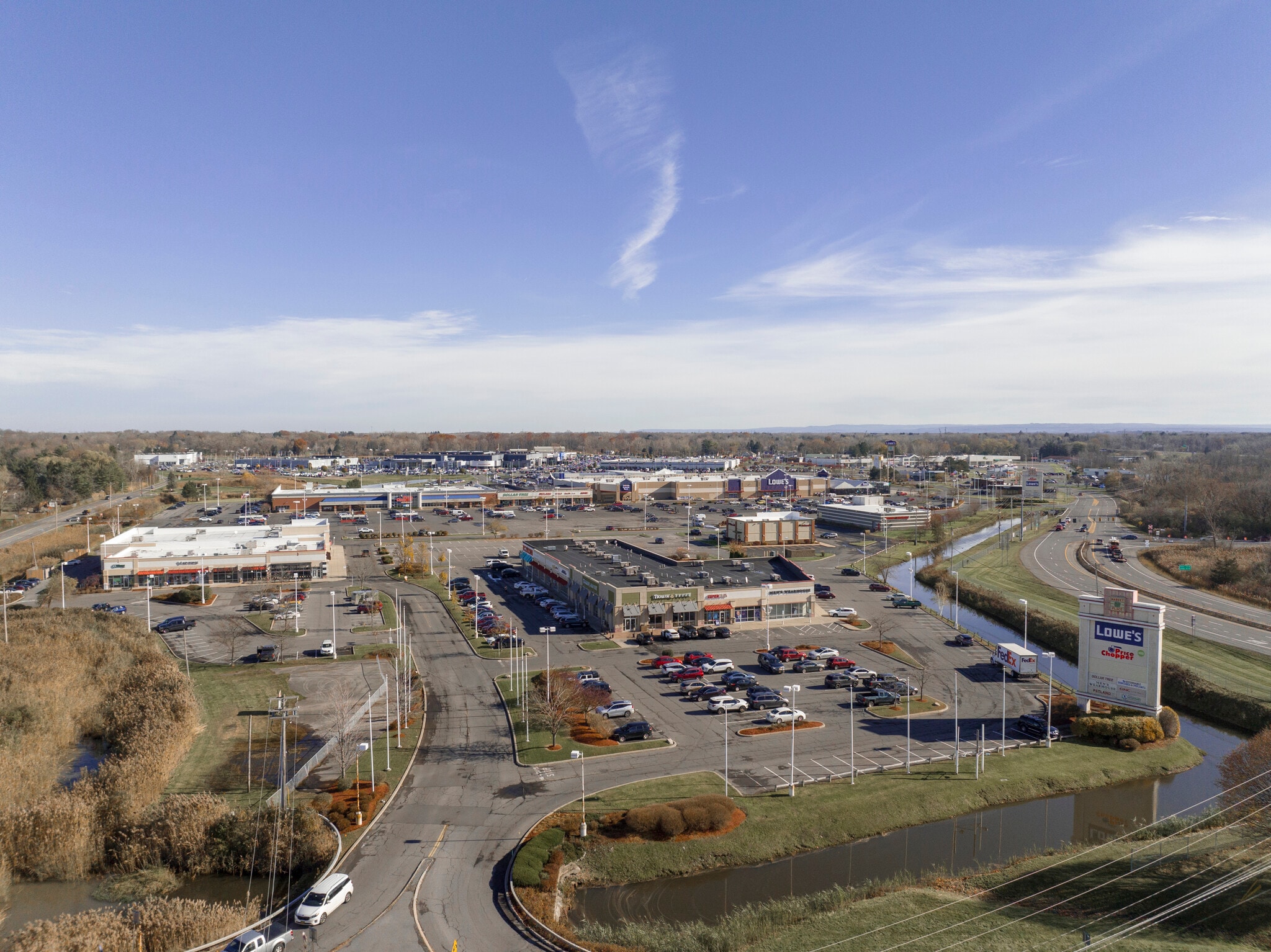 5701-5849 E Circle Dr, Clay, NY for lease Primary Photo- Image 1 of 7