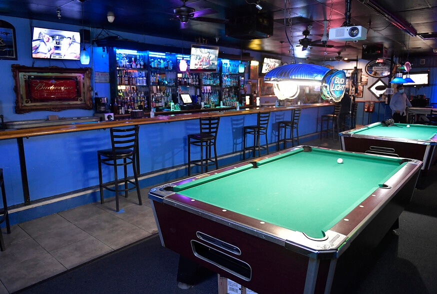 8250-8354 W Oakland Park Blvd, Sunrise, FL for lease - Interior Photo - Image 3 of 12