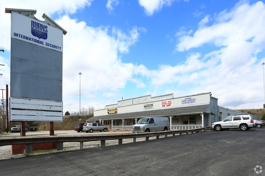 1600 E Liberty St, Girard, OH for sale - Building Photo - Image 3 of 5