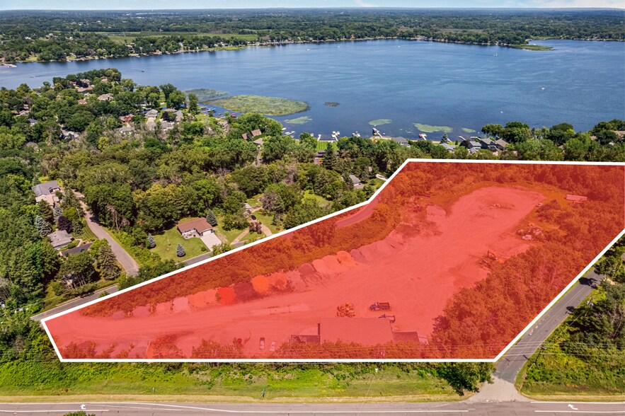 8303 216th St N, Forest Lake, MN à vendre - Photo du bâtiment - Image 2 de 24