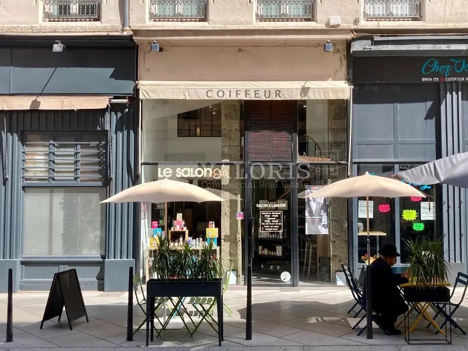 Retail in Lyon for lease Building Photo- Image 1 of 4