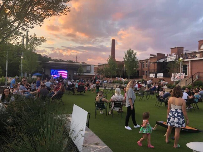 Plus de détails pour 225 Reformation Pky, Canton, GA - Commerce de détail à louer