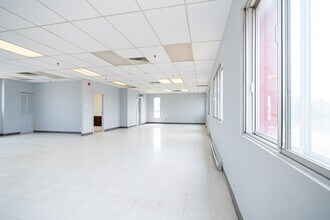 5145-5163 Rue Ramsay, Longueuil, QC for lease Interior Photo- Image 2 of 7